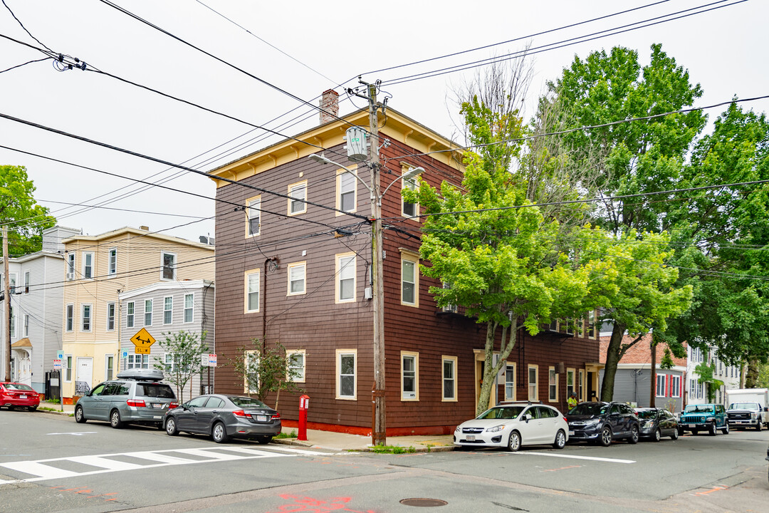 148-150 5th St in Cambridge, MA - Building Photo