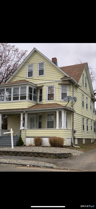130 Wilson St in Bridgeport, CT - Building Photo