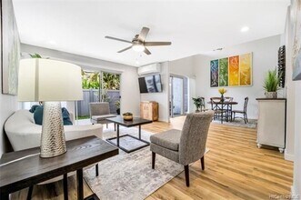 47-261-261 Hui Iwa St in Kaneohe, HI - Building Photo - Building Photo