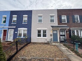 3351 Clay Pl NE in Washington, DC - Building Photo