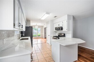 803 Louise Ave in Mobile, AL - Foto de edificio - Building Photo