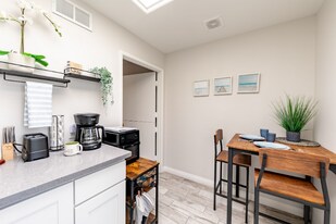 13731 Olympic Ave in Costa Mesa, CA - Building Photo