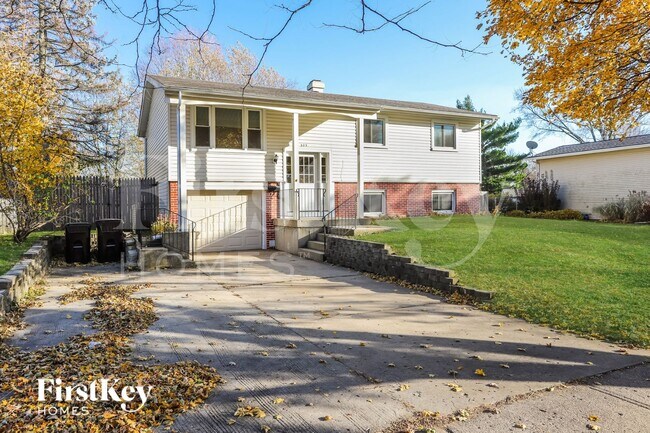 property at 923 Nottingham Ln