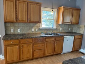 56 Parrish St in Dallas, PA - Building Photo