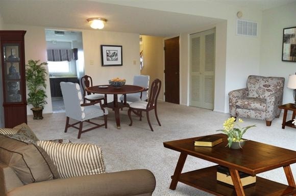 Mount Vernon in Louisville, KY - Foto de edificio - Interior Photo