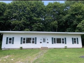 207 Main St in Saint David, ME - Building Photo