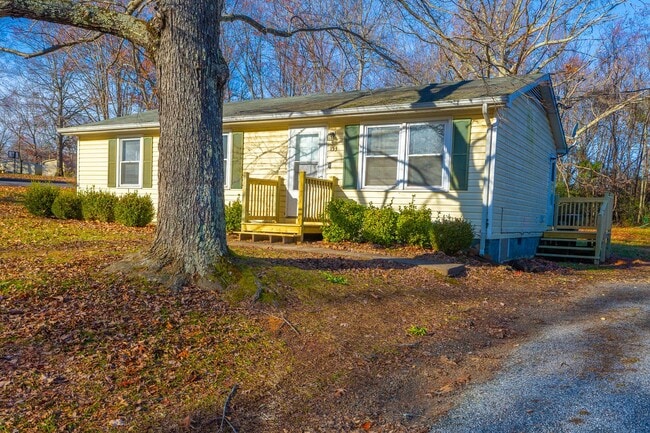 153 Izaak Rd in Madison Heights, VA - Building Photo - Building Photo