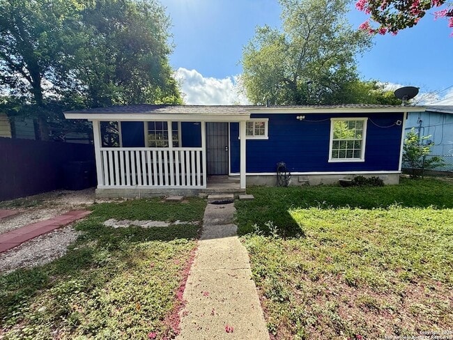 230 S San Gabriel Ave in San Antonio, TX - Foto de edificio - Building Photo