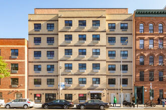 3418 3rd Ave in Bronx, NY - Foto de edificio - Building Photo