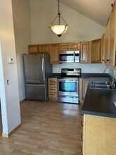 3240 E Capitol Ave in Bismarck, ND - Building Photo - Building Photo