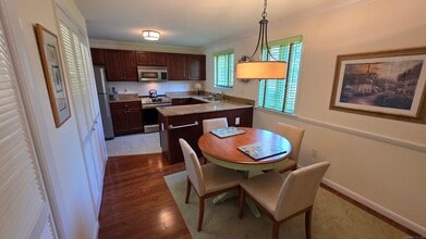 53 Hollister Way N in Glastonbury, CT - Building Photo - Building Photo