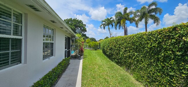 305 Brier Cir in Jupiter, FL - Building Photo - Building Photo