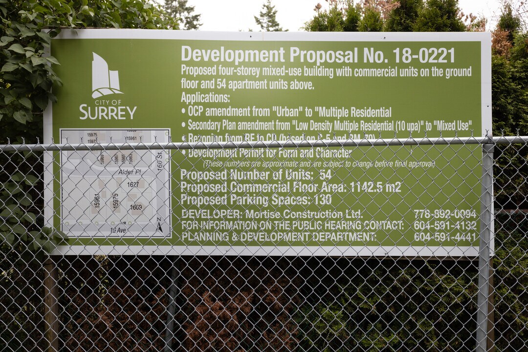 Pinnacle in Surrey, BC - Building Photo