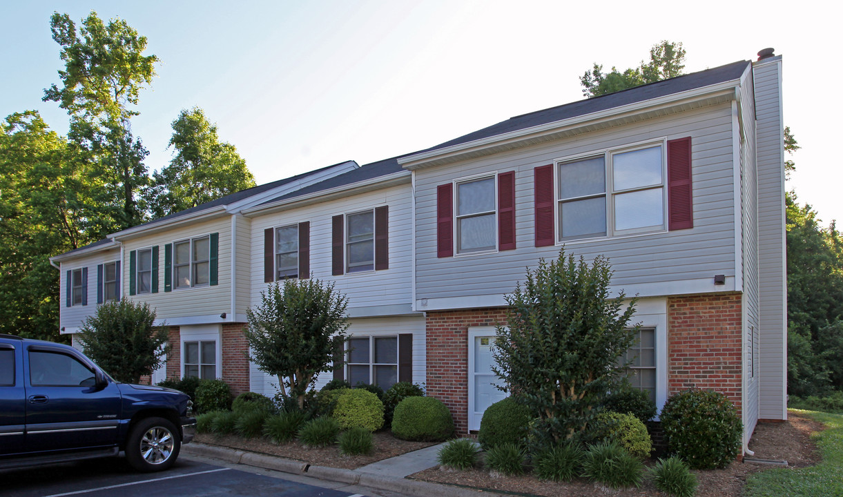 The Meadows in Burlington, NC - Foto de edificio