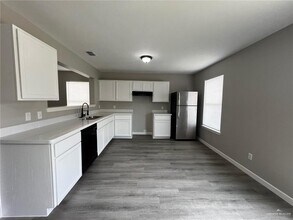 21 Ozark Ave in McAllen, TX - Building Photo - Building Photo