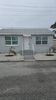 9 15 Pne Rdg Dr in Riviera Beach, FL - Building Photo