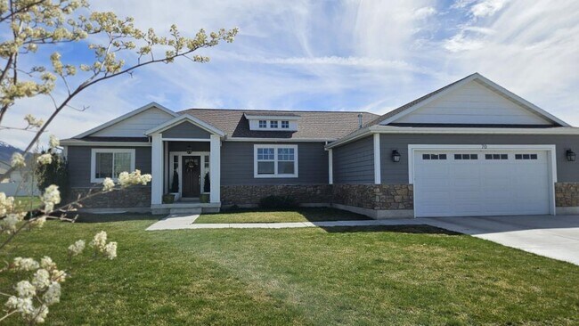 70 730 S in Hyde Park, UT - Building Photo - Building Photo