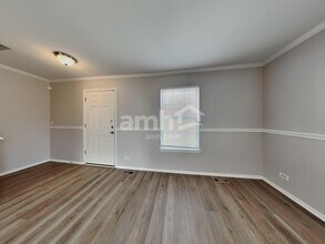 2467 N Sterling Ct in Round Lake Beach, IL - Building Photo - Building Photo