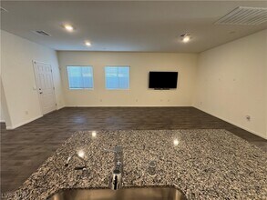 356 Larksong Ave in Whitney, NV - Building Photo - Building Photo