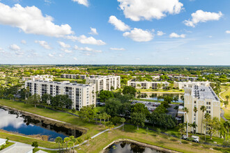 Huntington Lakes in Delray Beach, FL - Building Photo - Building Photo