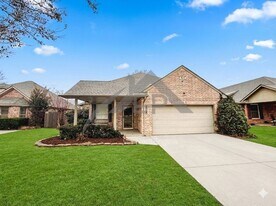 14001 Arapaho Rd in Edmond, OK - Building Photo