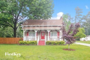 1593 Pine Shadows Dr in Dallas, GA - Building Photo