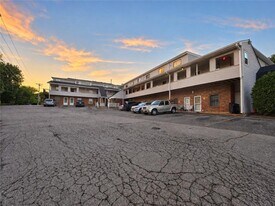 444 Woodward Rd in North Providence, RI - Building Photo