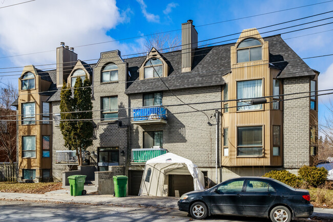 5363 Plamondon Av in Montréal, QC - Building Photo - Building Photo