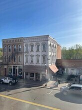 132 N Canal St in Canal Fulton, OH - Building Photo - Building Photo