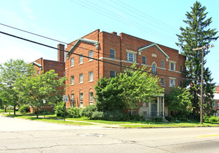 Noble Orchard Apartments in Cleveland Heights, OH - Building Photo - Building Photo