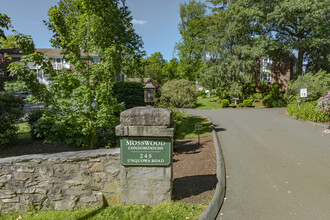 Mosswood Condominiums in Fairfield, CT - Building Photo - Building Photo