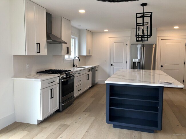 1 Wagon Wheel Ln in Falmouth, ME - Building Photo - Building Photo