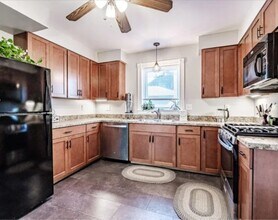 35 Clinton St in Portland, ME - Building Photo - Building Photo