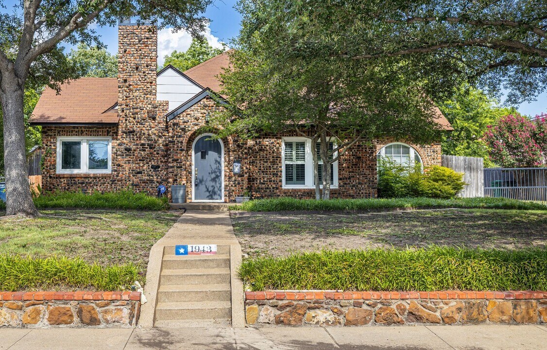 1943 Forest Park Blvd in Fort Worth, TX - Building Photo