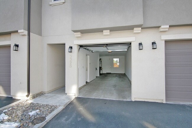 2220 Altamira Dr in Reno, NV - Building Photo - Building Photo
