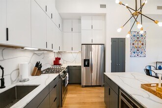 511 Memorial Heights Dr in Houston, TX - Building Photo - Building Photo