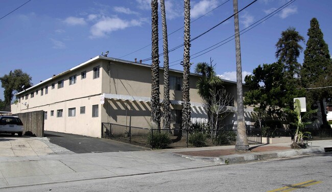 415 N Holliston Ave in Pasadena, CA - Building Photo - Building Photo