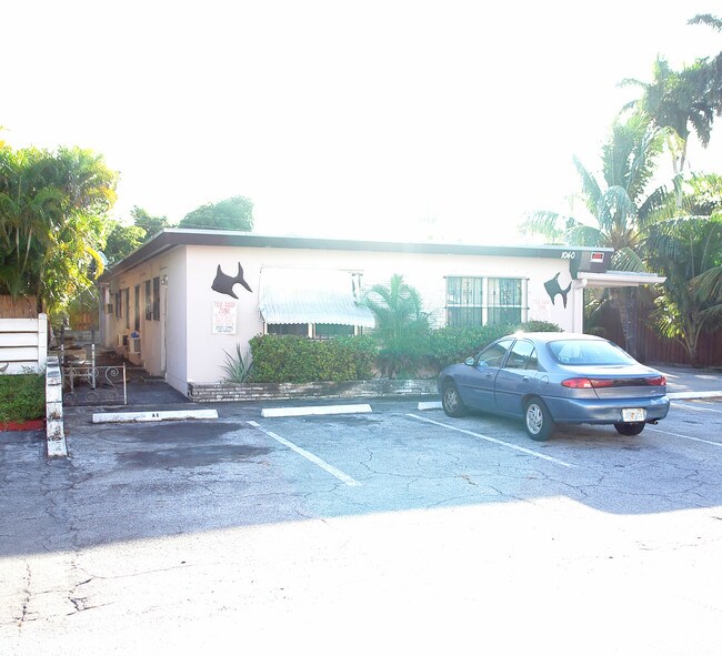 1040 NE 8th Ave in Fort Lauderdale, FL - Foto de edificio - Building Photo