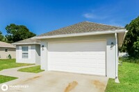 2276 16th Ave SW in Vero Beach, FL - Foto de edificio - Building Photo