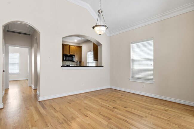 2917 Clinton Dr in Houston, TX - Building Photo - Building Photo