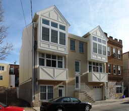723-725 Bainbridge St in Philadelphia, PA - Foto de edificio - Building Photo