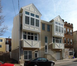 723-725 Bainbridge St in Philadelphia, PA - Building Photo - Building Photo