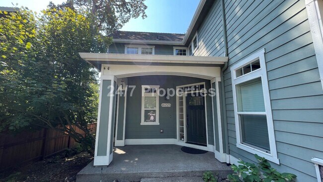 16225 SE Pinot Rd in Milwaukie, OR - Building Photo - Building Photo