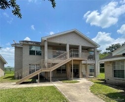 10 Lilia Dr in Weslaco, TX - Building Photo