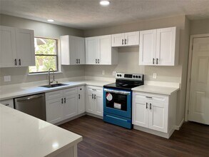 2819 Colony Dr in Sugar Land, TX - Building Photo - Building Photo