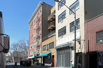 302 Broome St in New York, NY - Building Photo - Building Photo