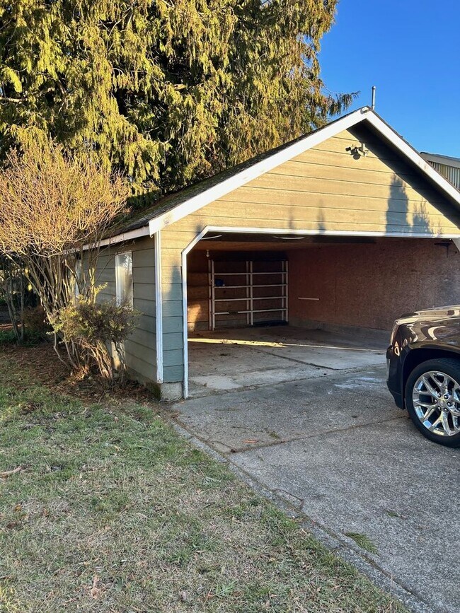 9526 Northwood Rd in Lynden, WA - Building Photo - Building Photo