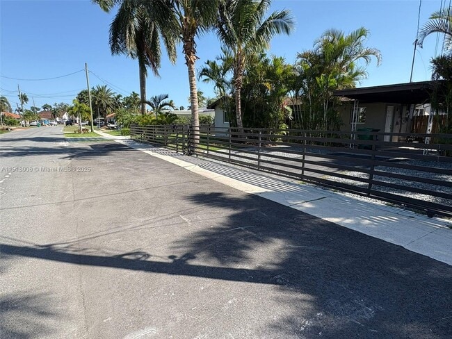 963 Nautilus Isle in Dania Beach, FL - Building Photo - Building Photo