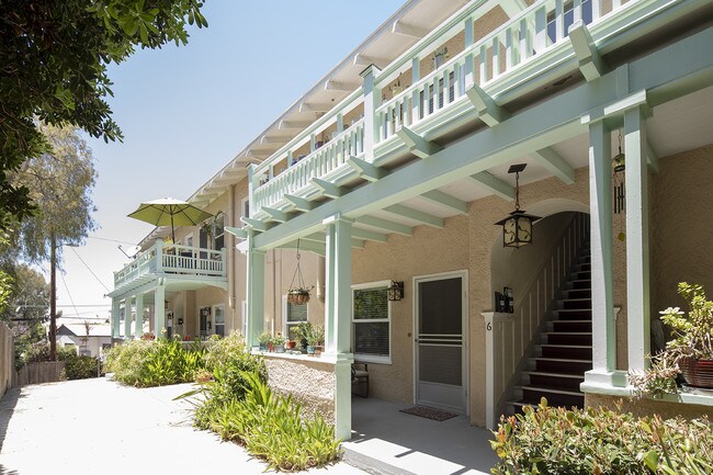 2048 Third Ave in San Diego, CA - Foto de edificio - Building Photo