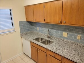 2104 Huntingdon Chase in Atlanta, GA - Building Photo - Building Photo